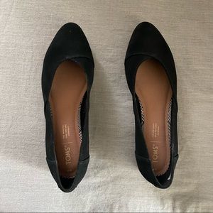 Black suede Toms Jutti Neat black flats